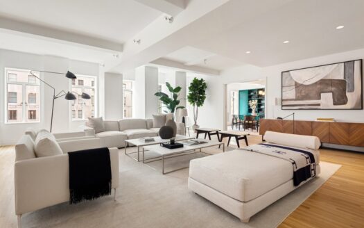 5 Bedroom, 3 Baths House in Miramar